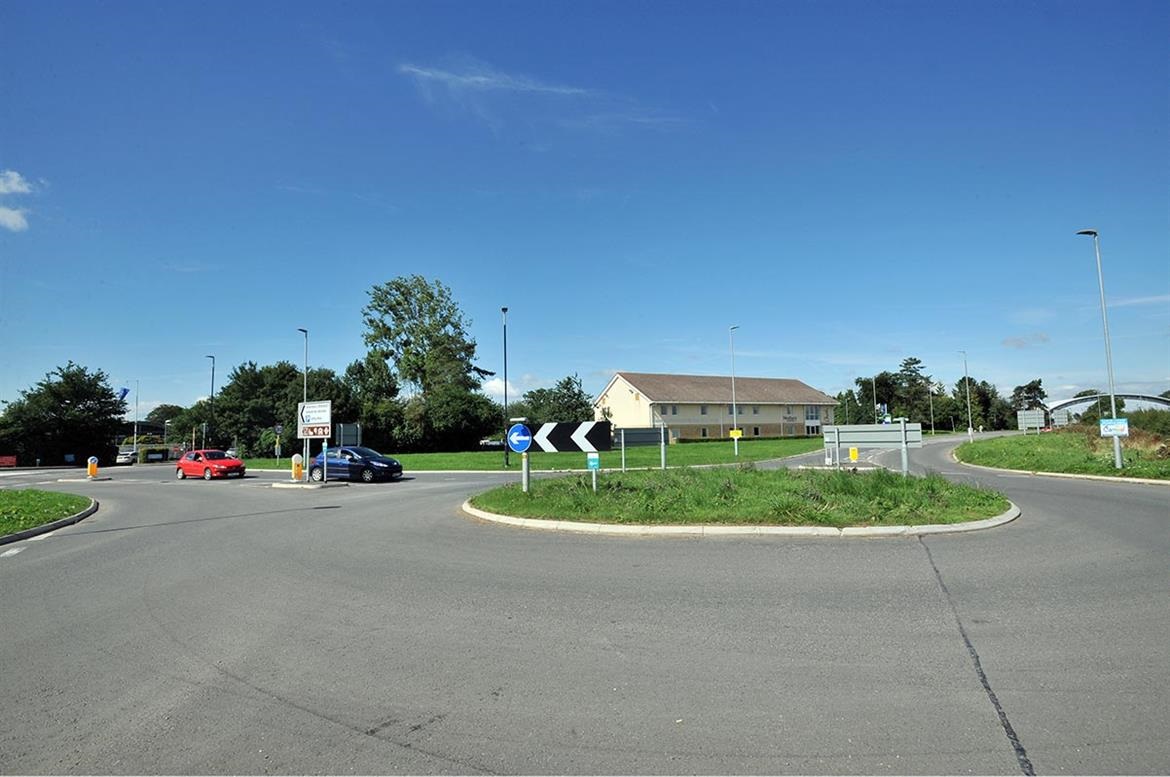 dyson-roundabout dyson-roundabout