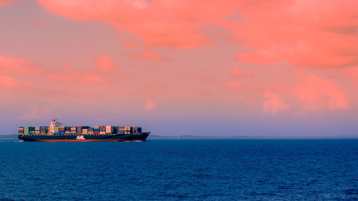 borderpolar-photographer-AMXFr97d00c-unsplash Shipping containers at sea