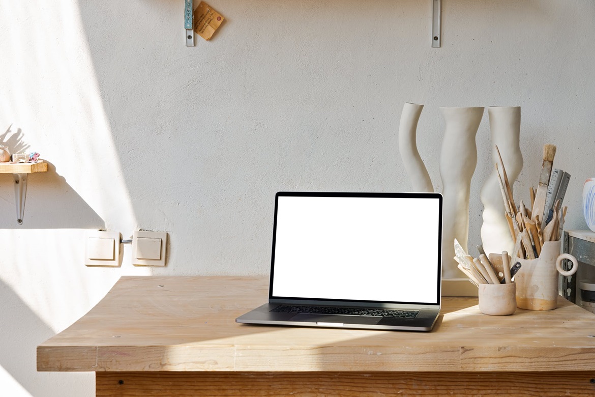 pexels-photo-6446678 laptop