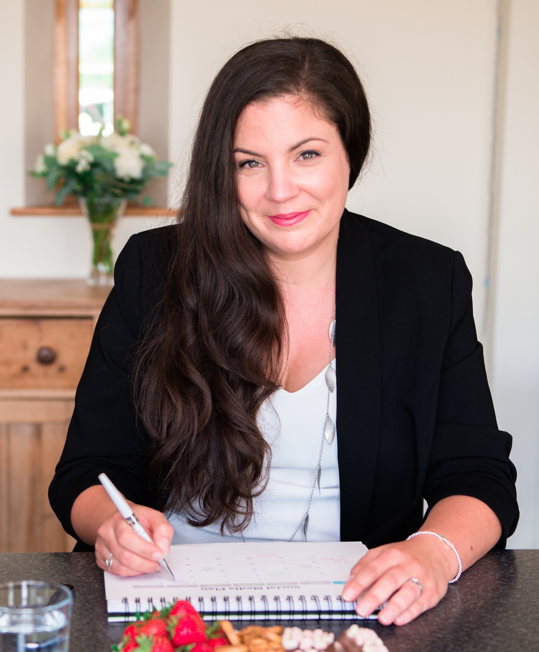 Annika Bowhay Marketing Logo