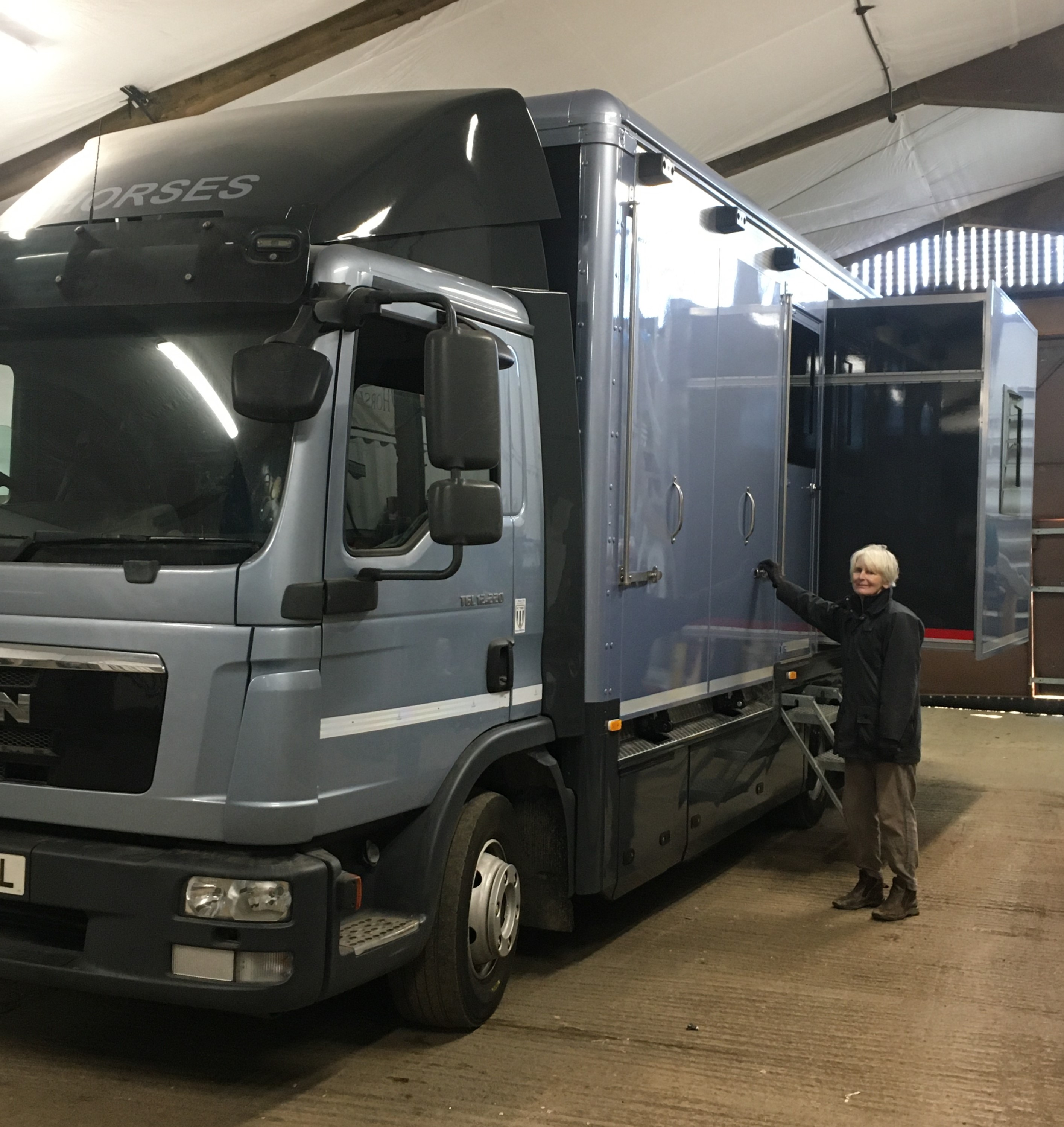 Happiness Horsebox CIC Logo