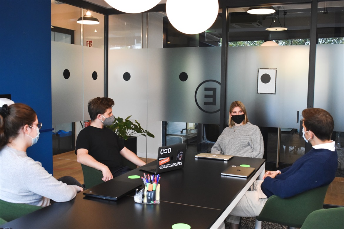 Meeting, masks
