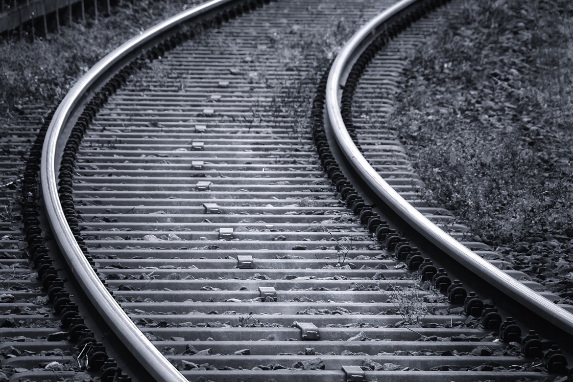 rails-3703349_1280