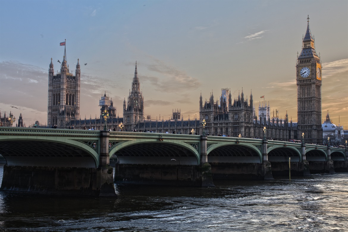 bridge-over-river-in-city-258117
