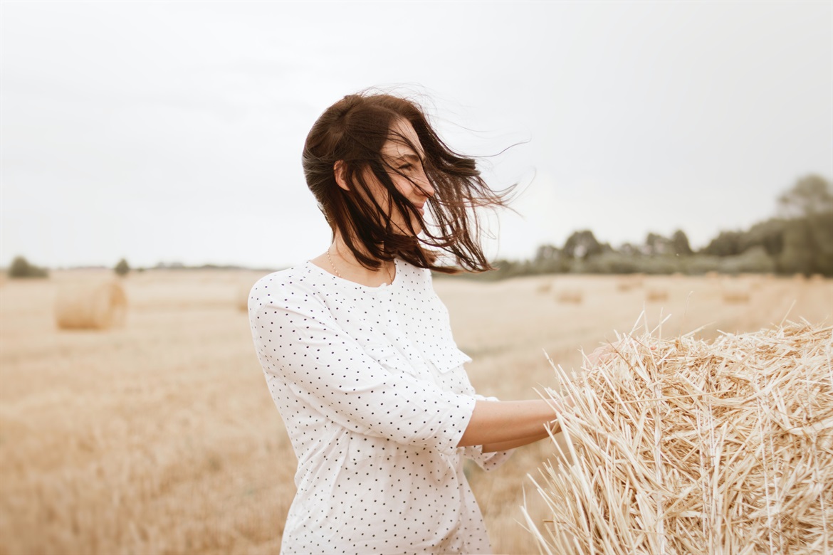 woman-wearing-white-shirt-2691961